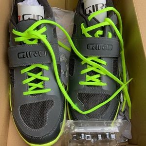 Giro Women's cycling shoe, sz 43, New in box NIB
